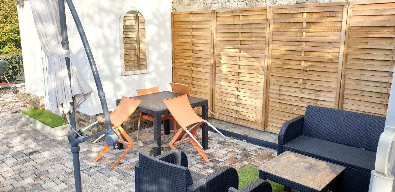 2 Bedrooms House With Enclosed Garden And Wifi At Slezska オストラヴァ エクステリア 写真